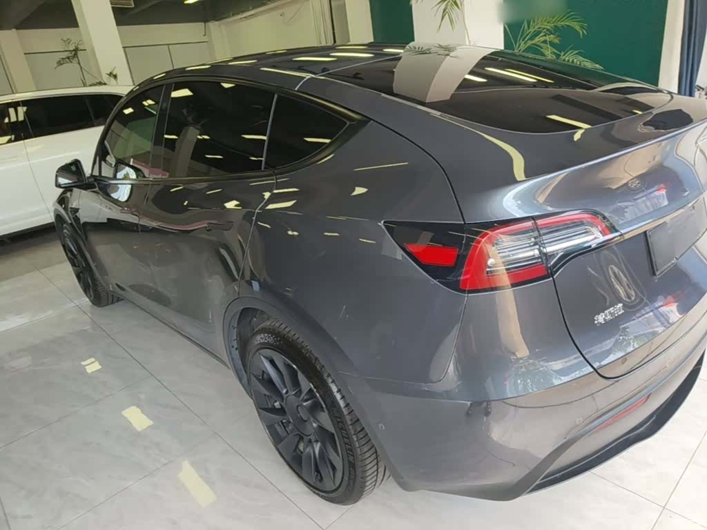 Tesla Model Y, 2022 все фото