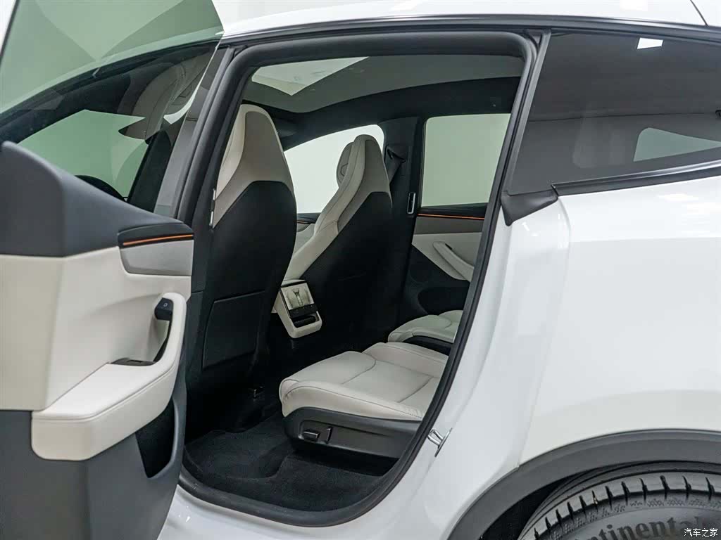 Tesla Model Y, 2025 16
