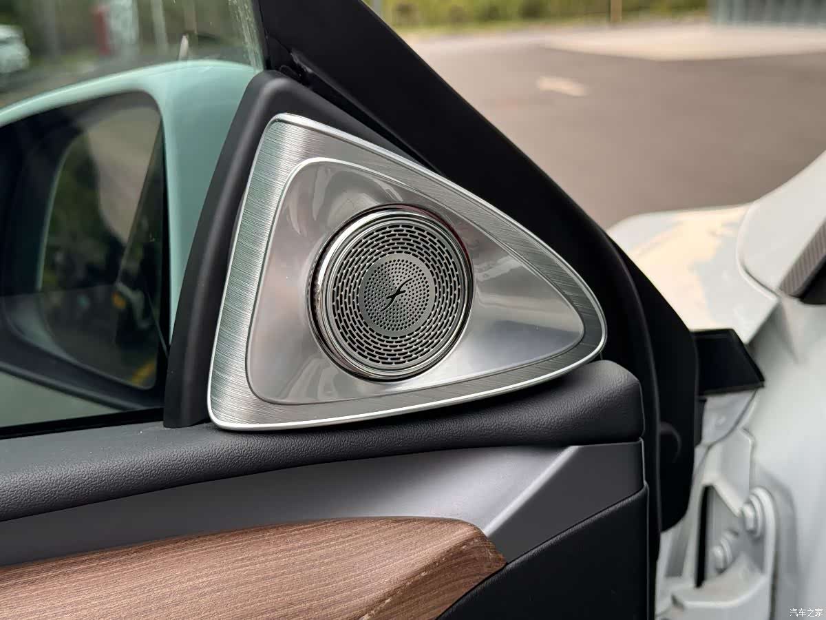 Tesla Model Y, 2023 12