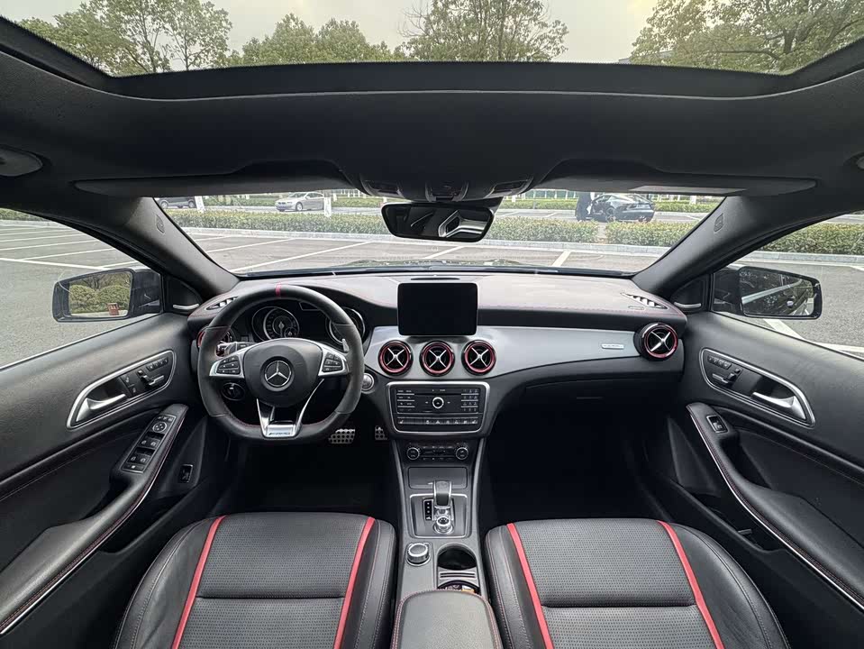 Mercedes-Benz GLA AMG