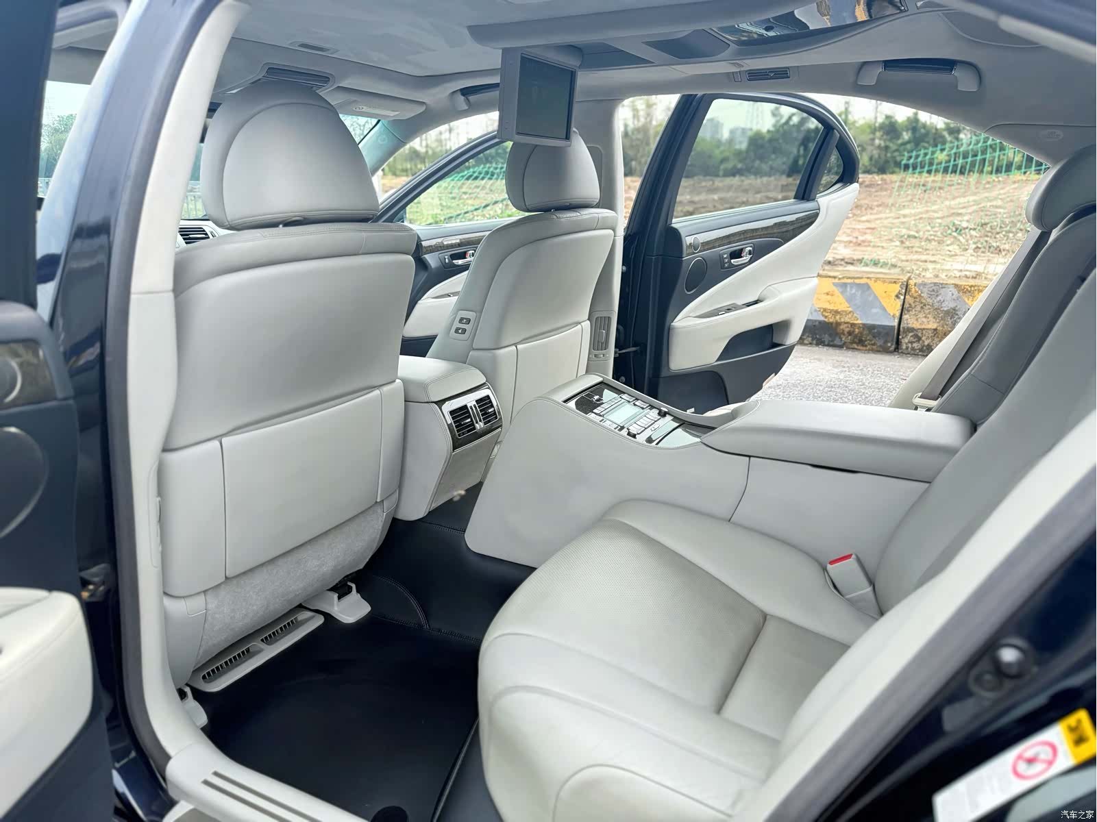 Lexus LS, 2009 8