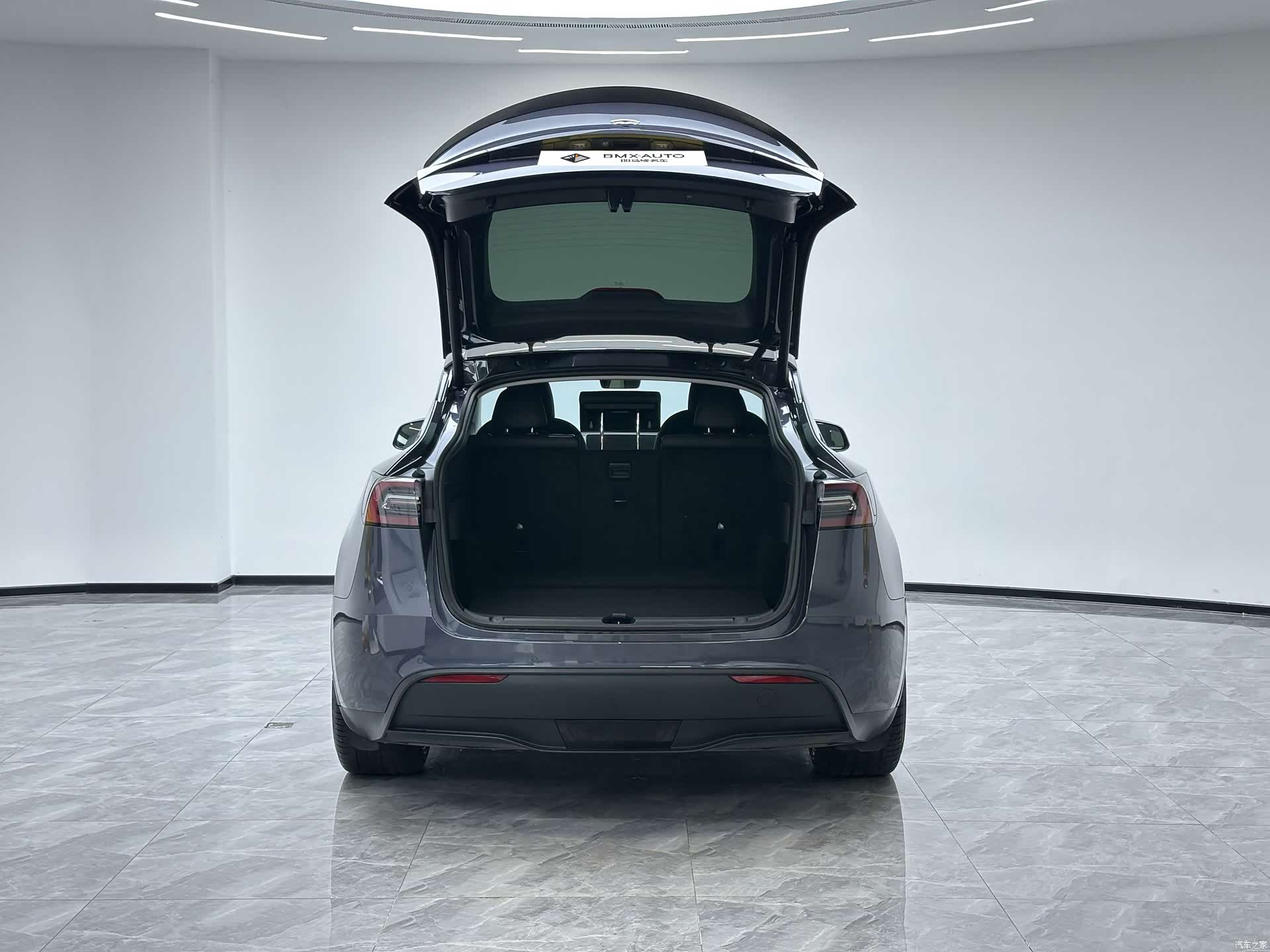 Tesla Model Y, 2023 10