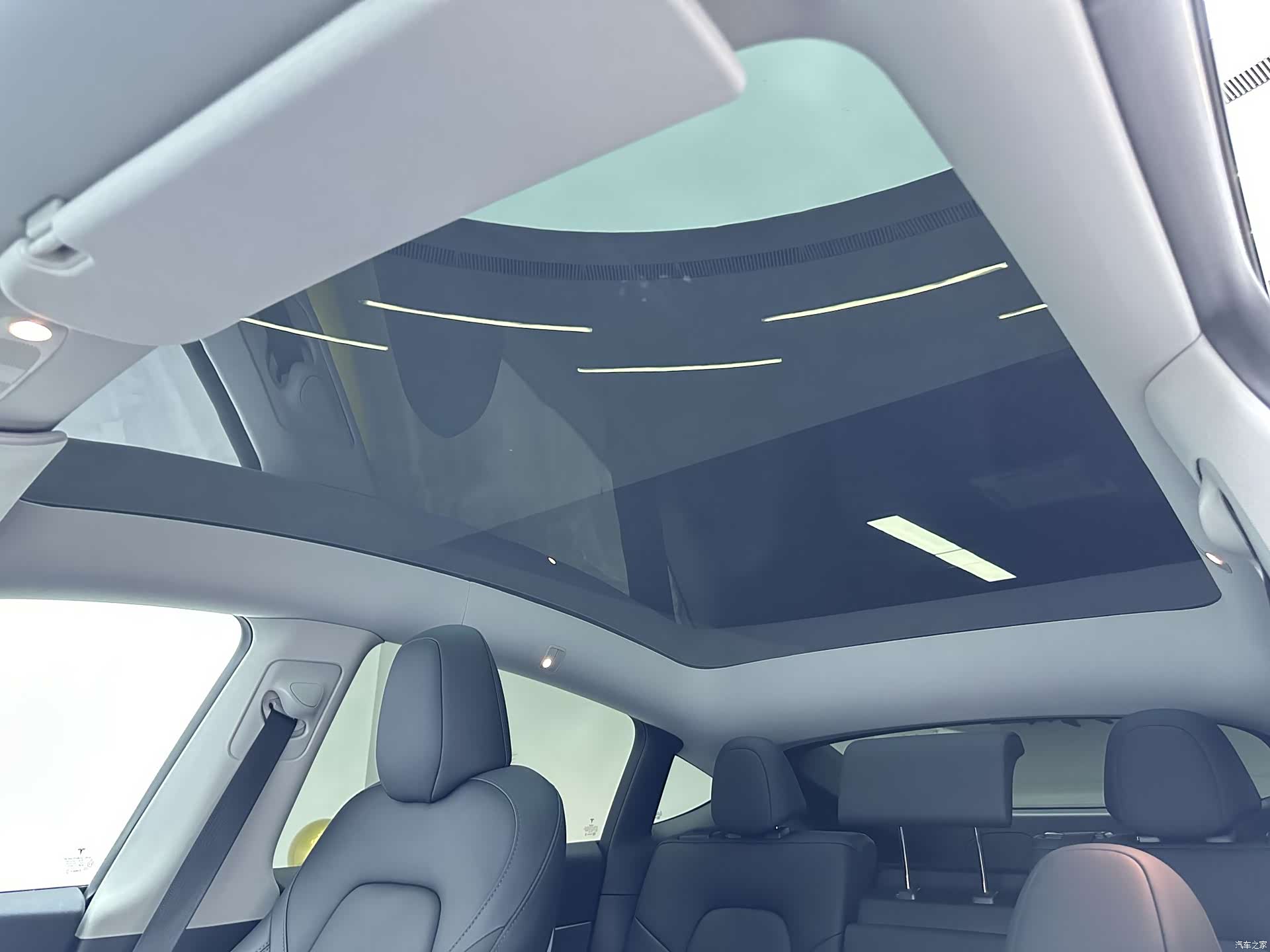 Tesla Model Y, 2023 19