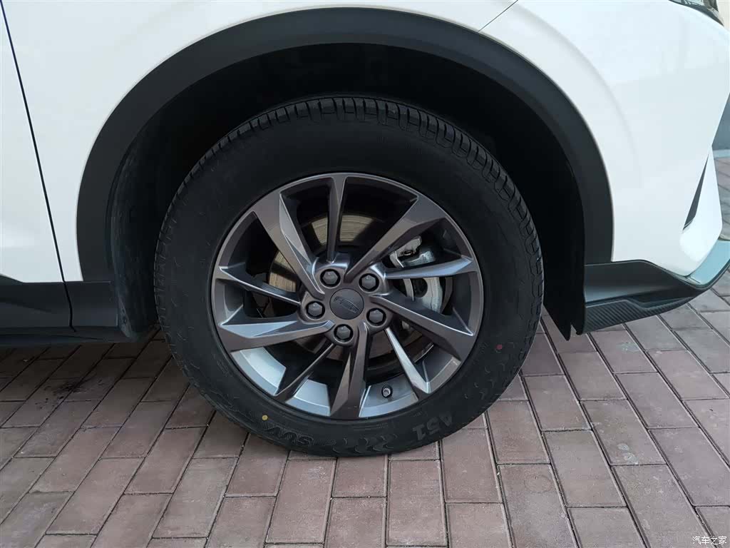 Geely Coolray, 2024 10