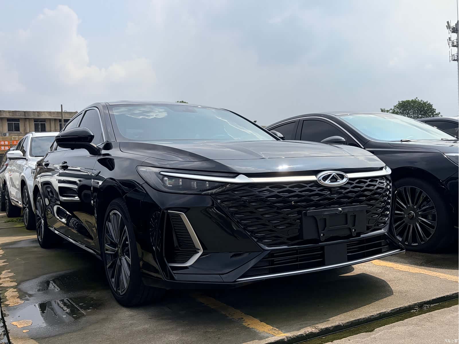 Chery Arrizo 8, 2024 3