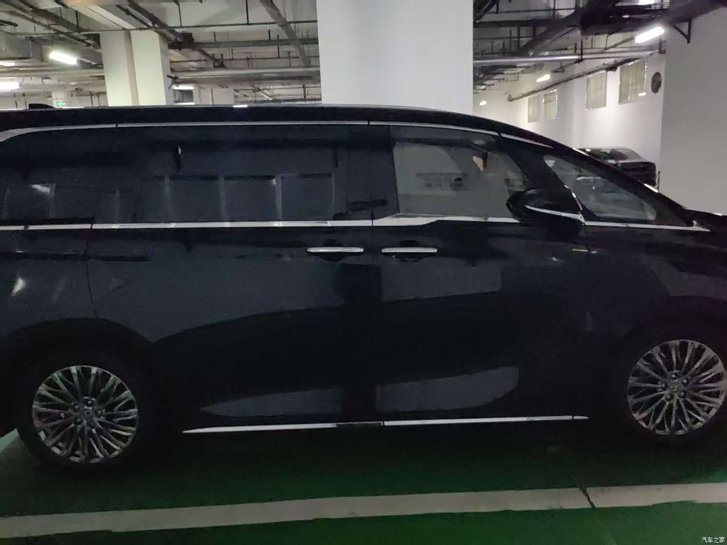 Lexus LM, 2025 все фото