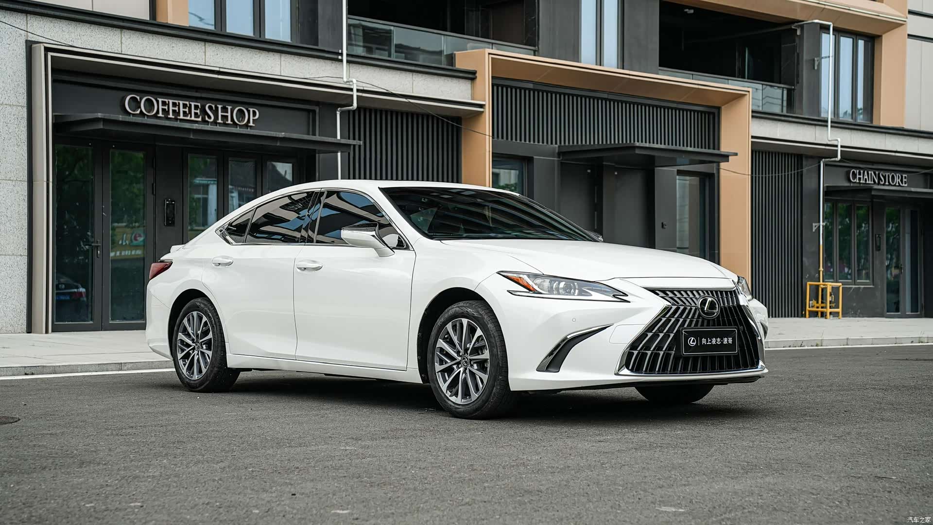Lexus ES, 2024 3