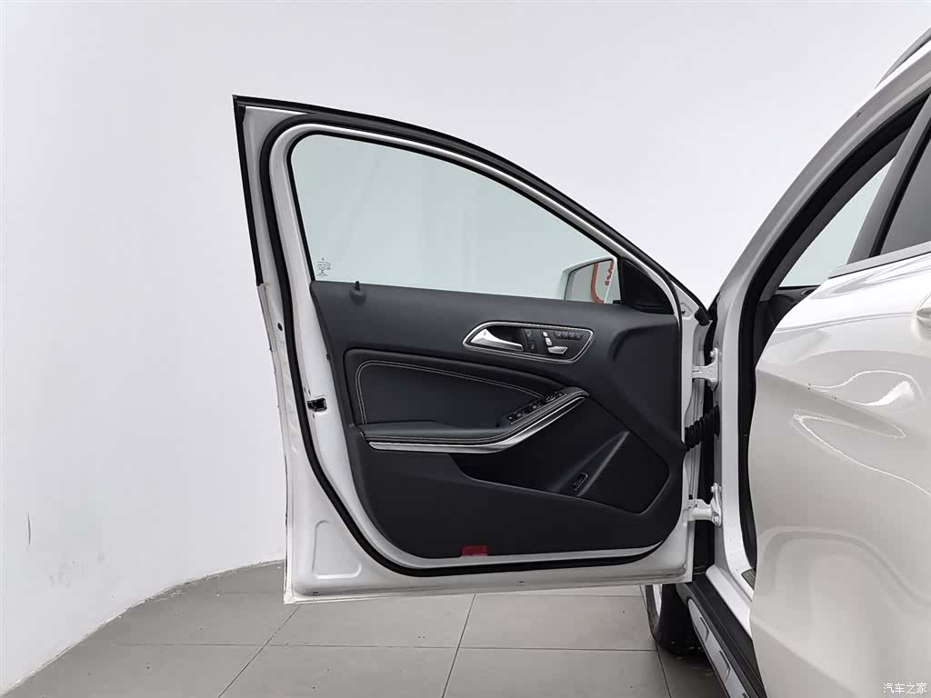 Mercedes-Benz GLA, 2019 8