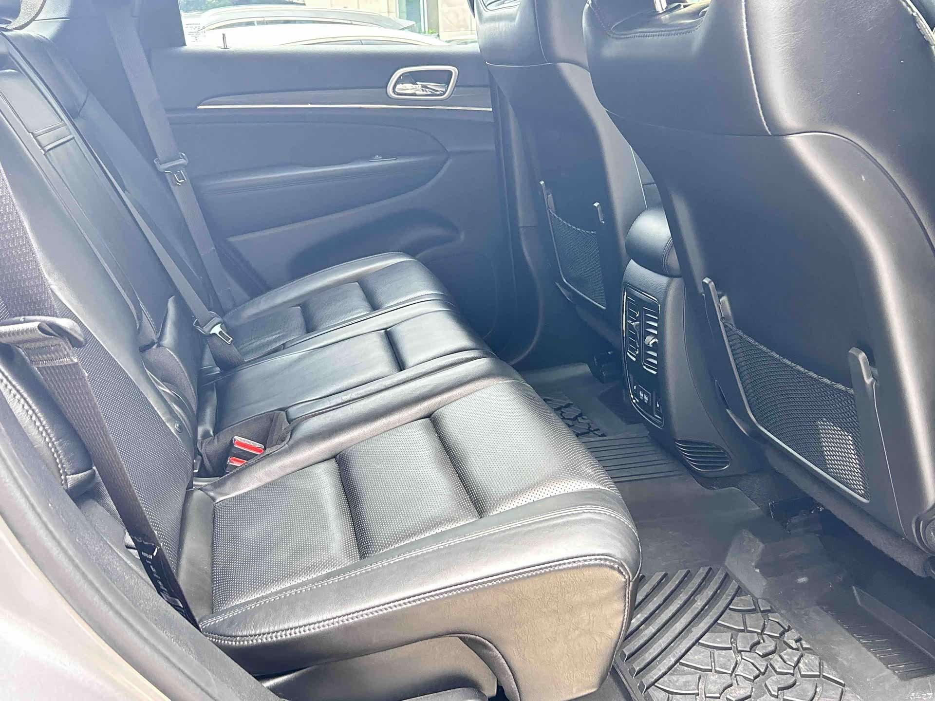 Jeep Grand Cherokee, 2022 20