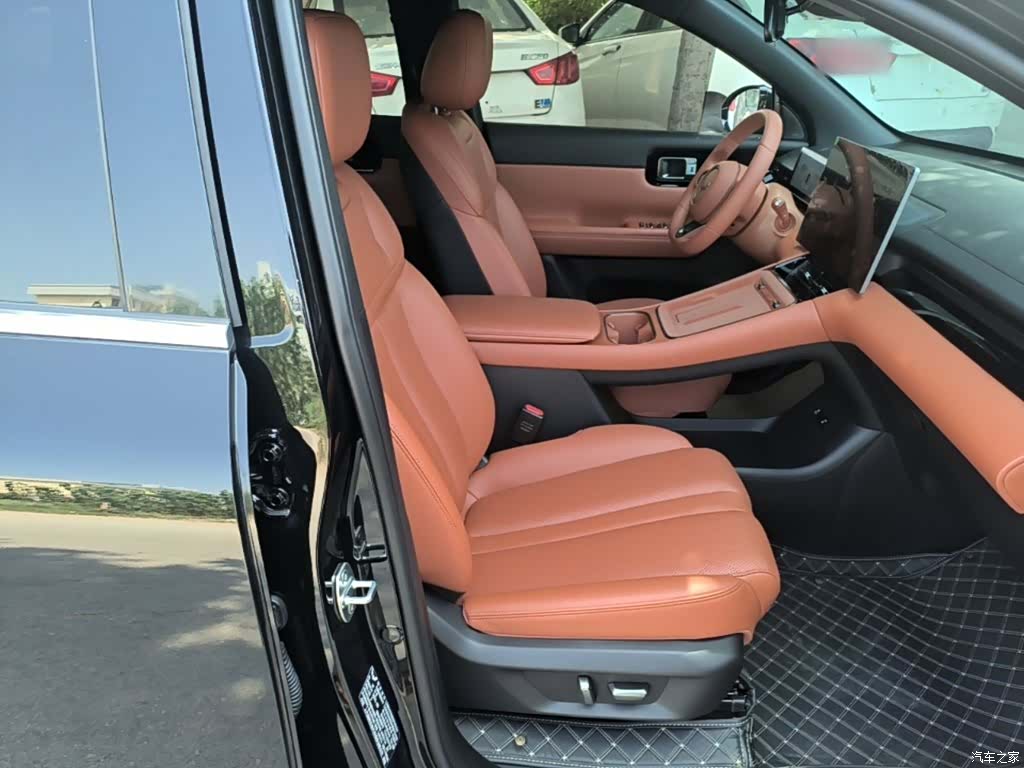 Wuling Starlight, 2025 25