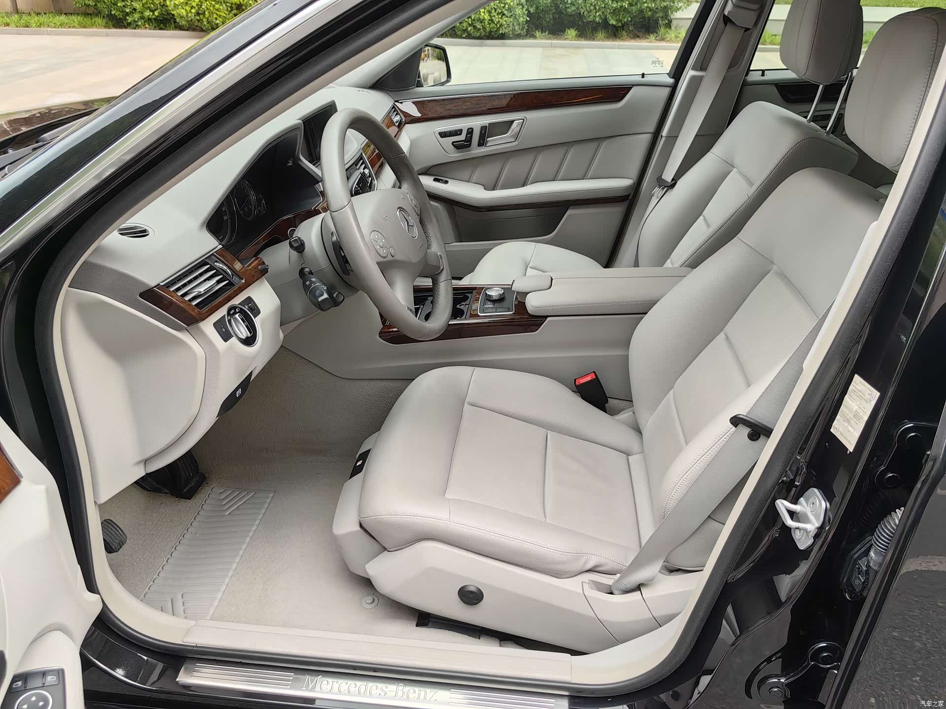 Mercedes-Benz E-Class, 2012 22