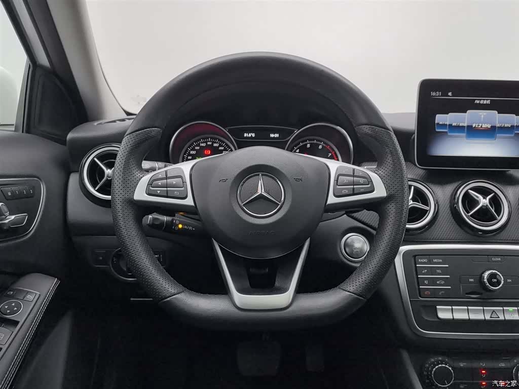Mercedes-Benz GLA, 2019 11