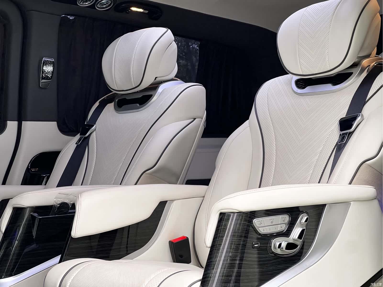 Mercedes-Benz 7, 2024 8