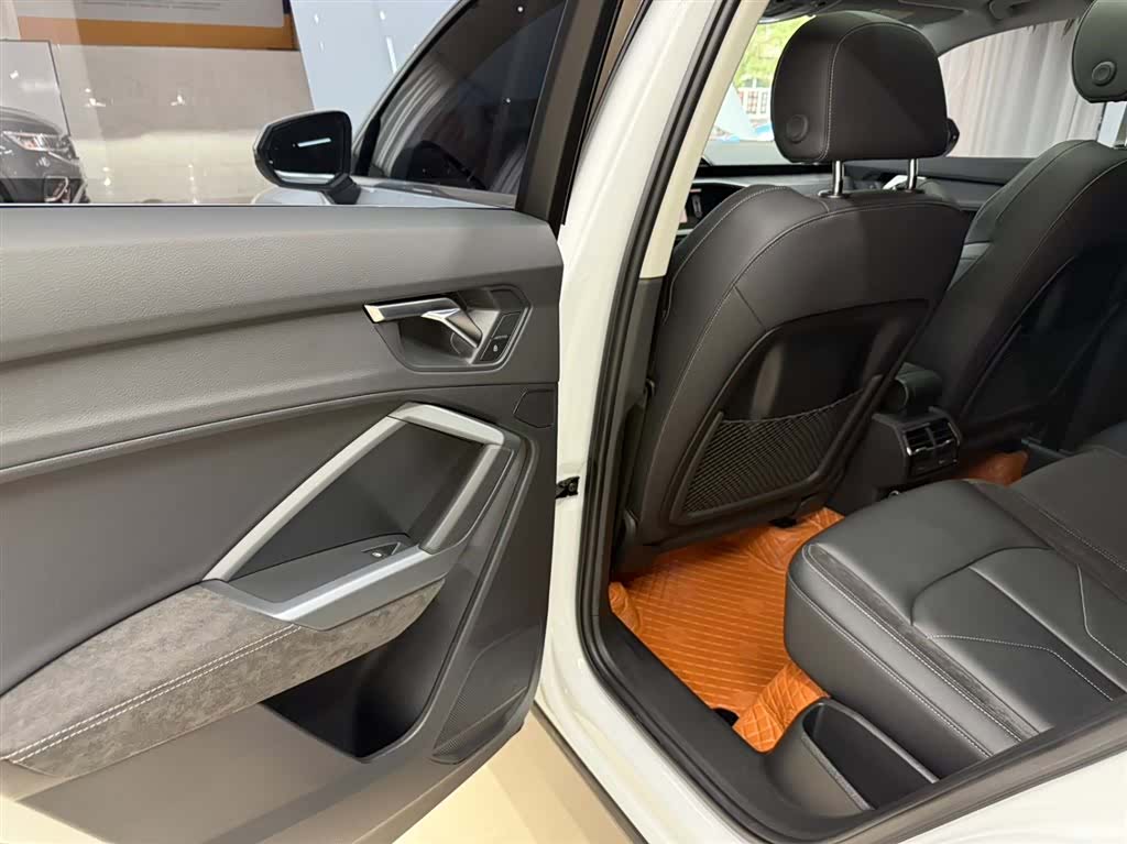 Audi Q3, 2023 17