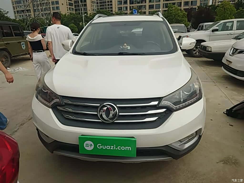DongFeng AX7, 2015 3