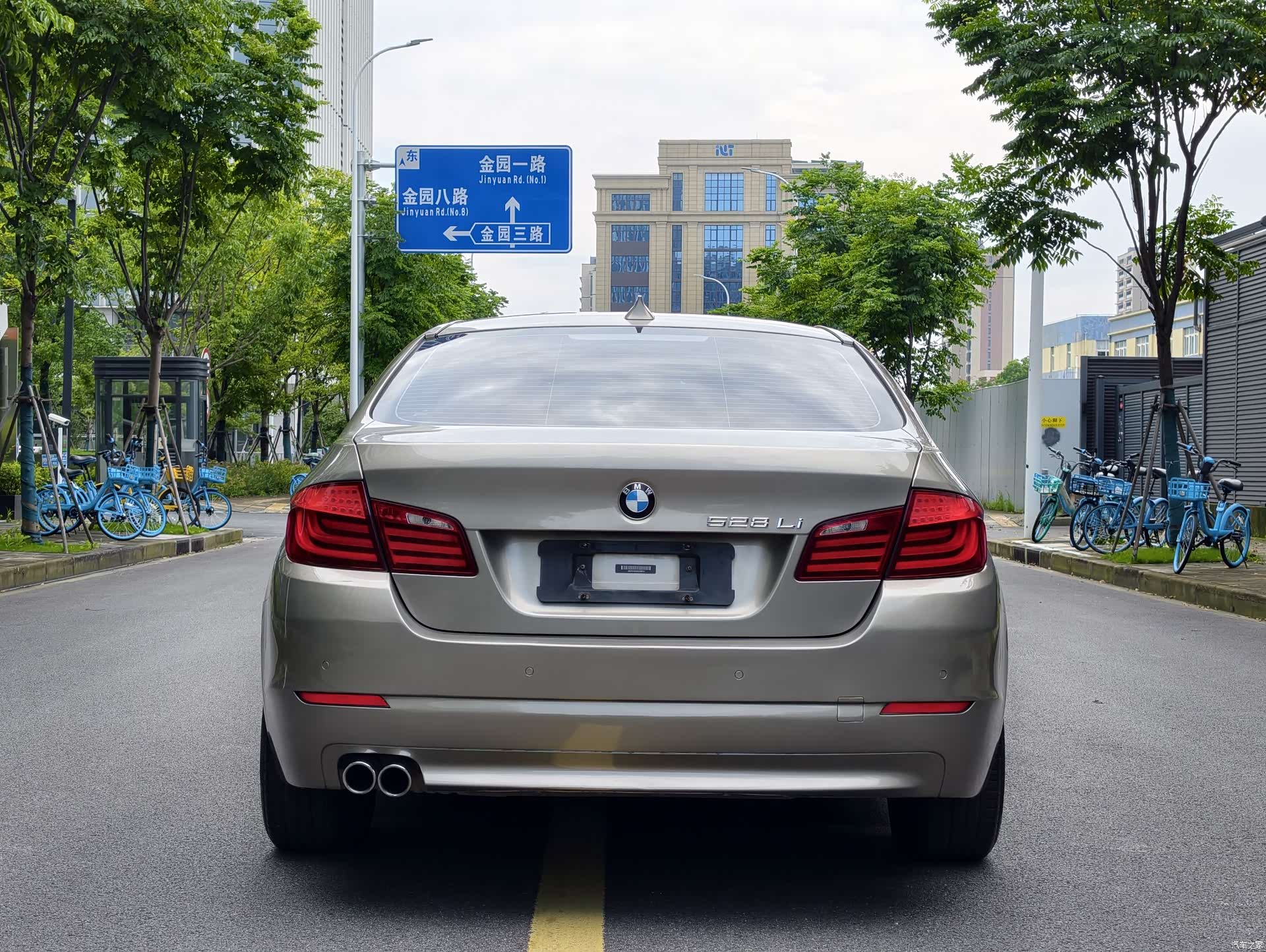 BMW 5 Series, 2011 все фото