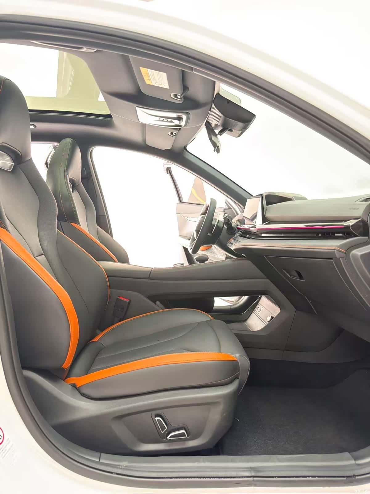 Changan UNI-V, 2025 9