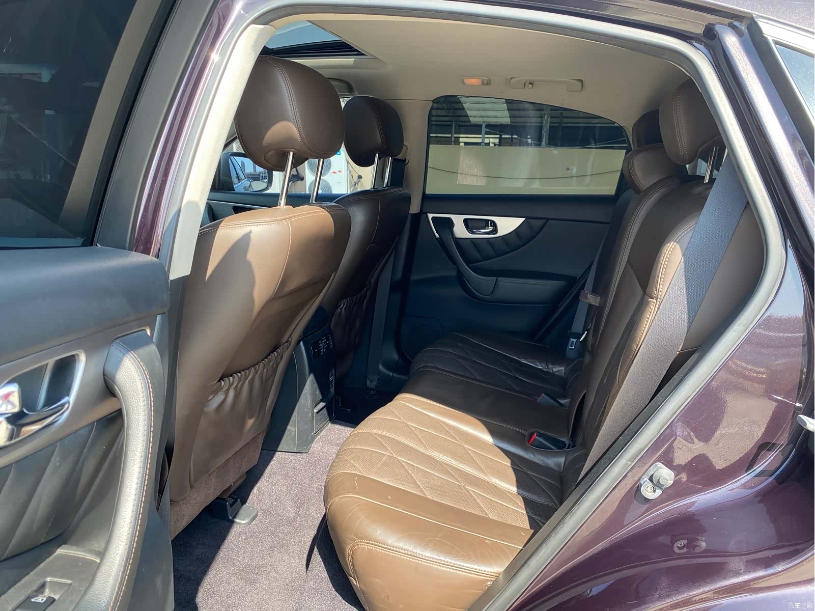 Infiniti QX70, 2014 15