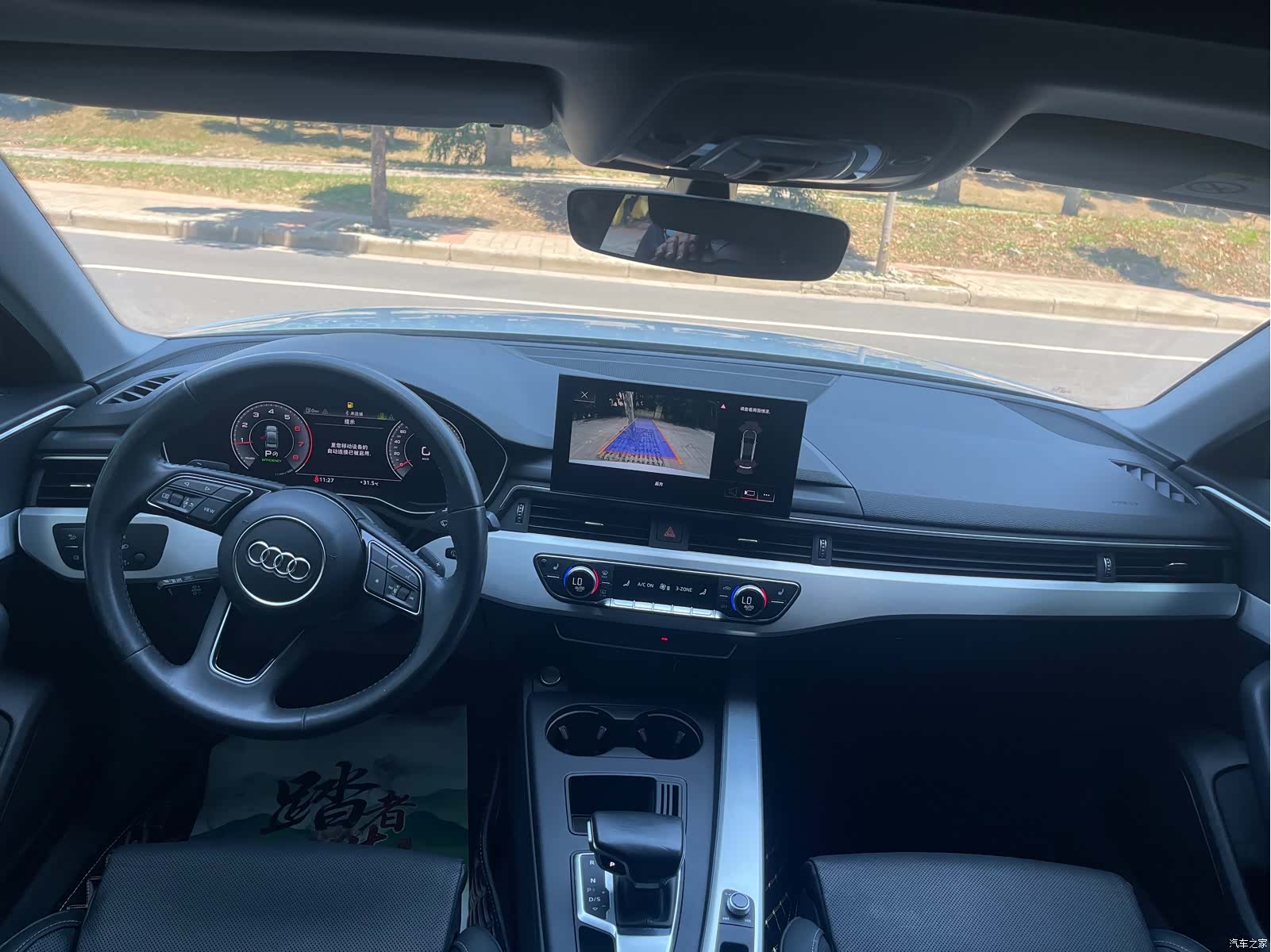 Audi A4L, 2020 все фото