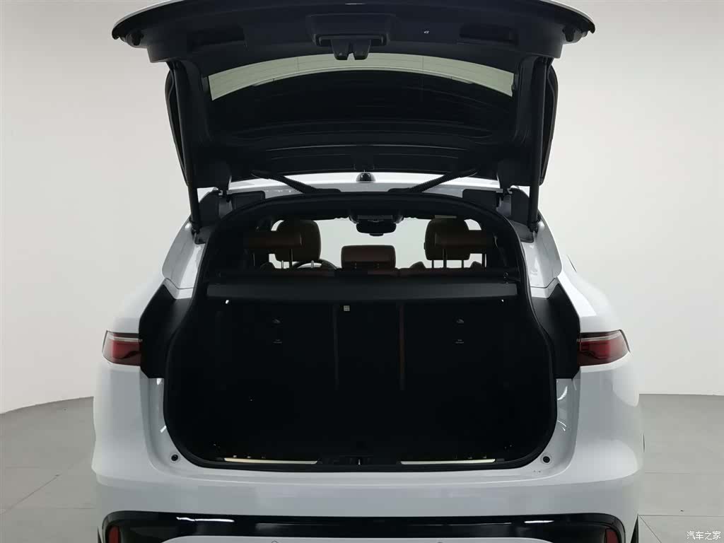 Jaguar F-PACE, 2024 16