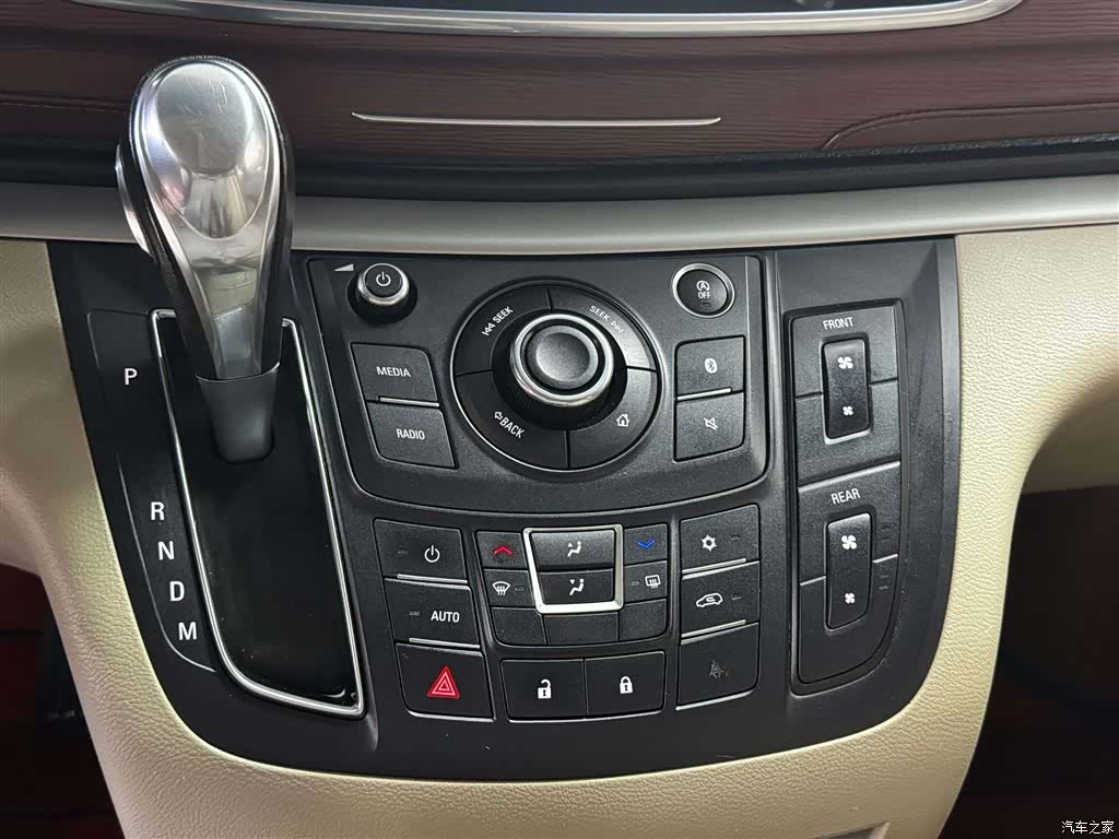 Buick GL8, 2019 21
