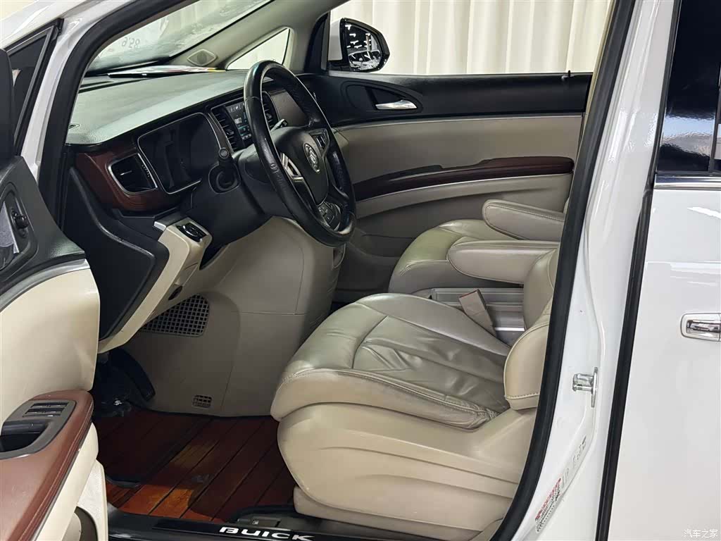 Buick GL8, 2019 18