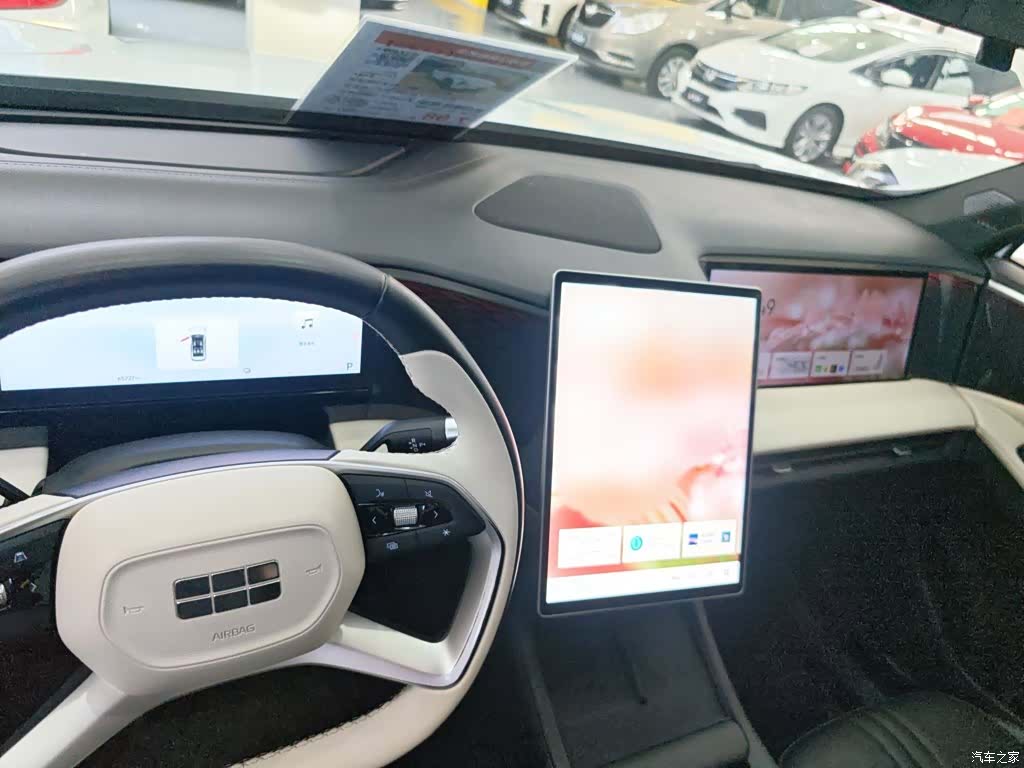Geely Galaxy L7, 2023 17