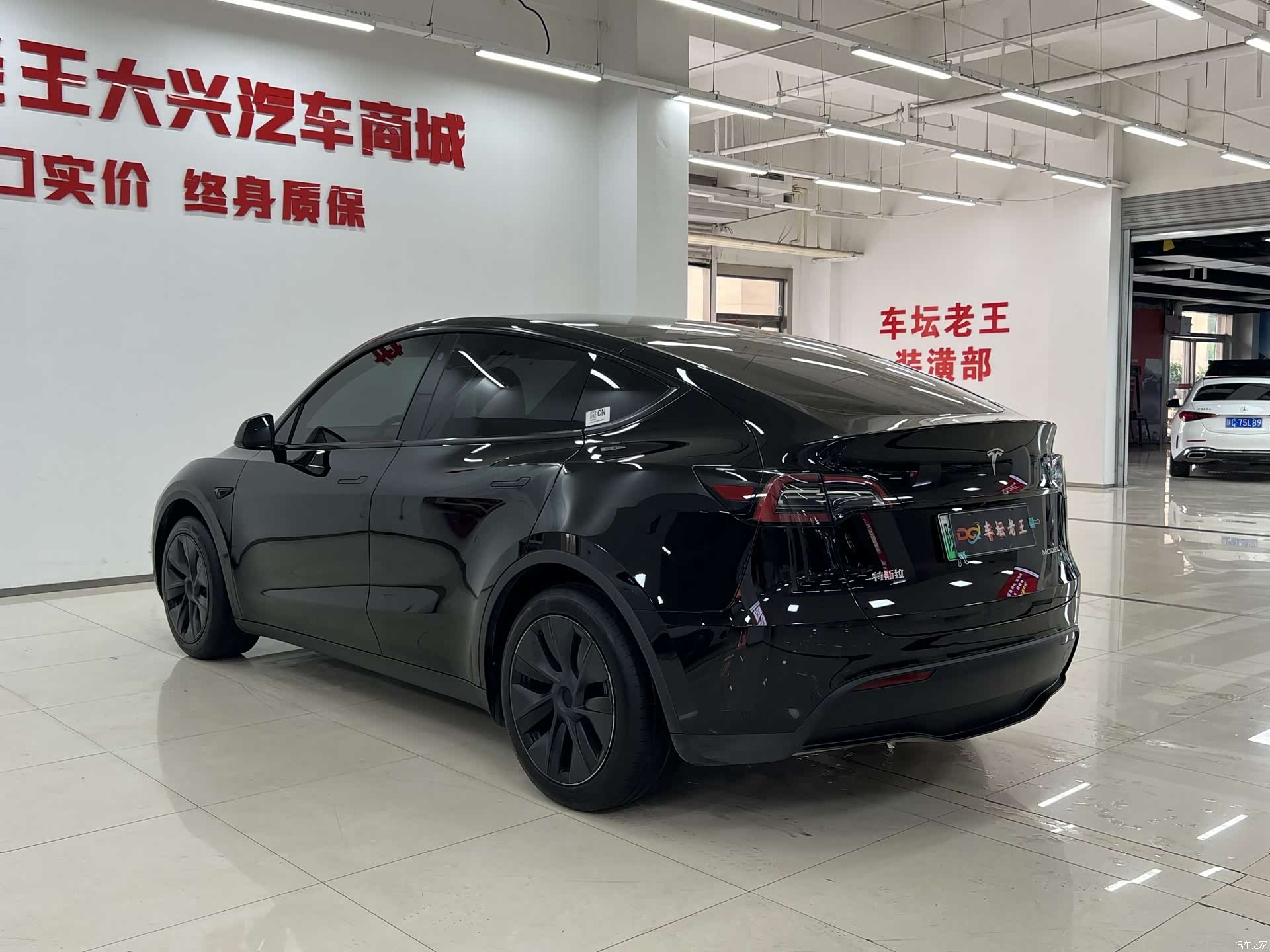 Tesla Model Y, 2024 9