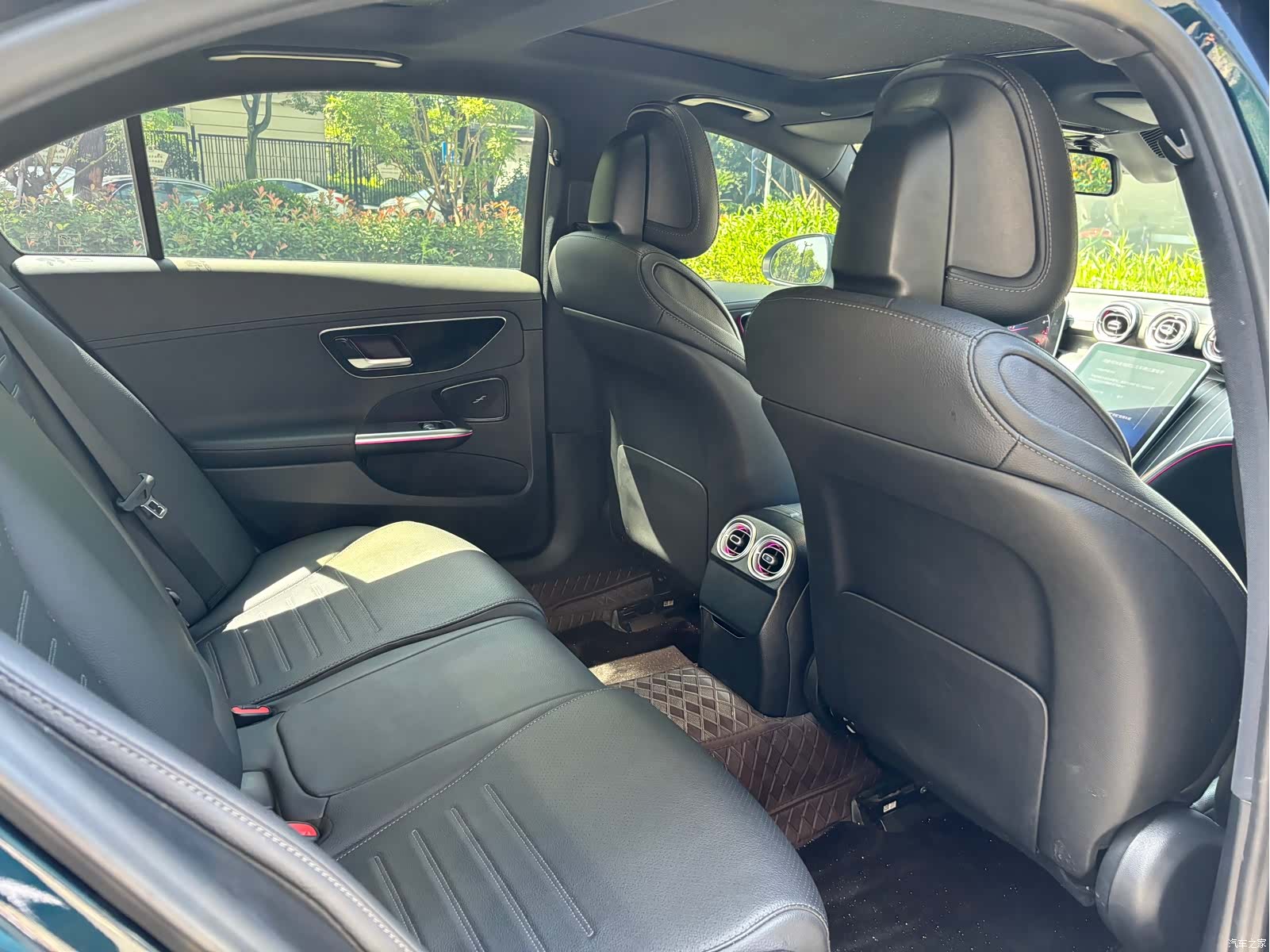 Mercedes-Benz C-Class, 2023 14
