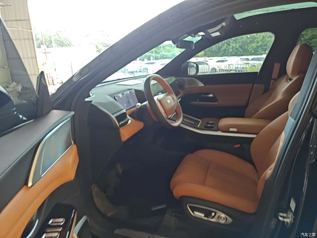 Xpeng G9, 2025 15