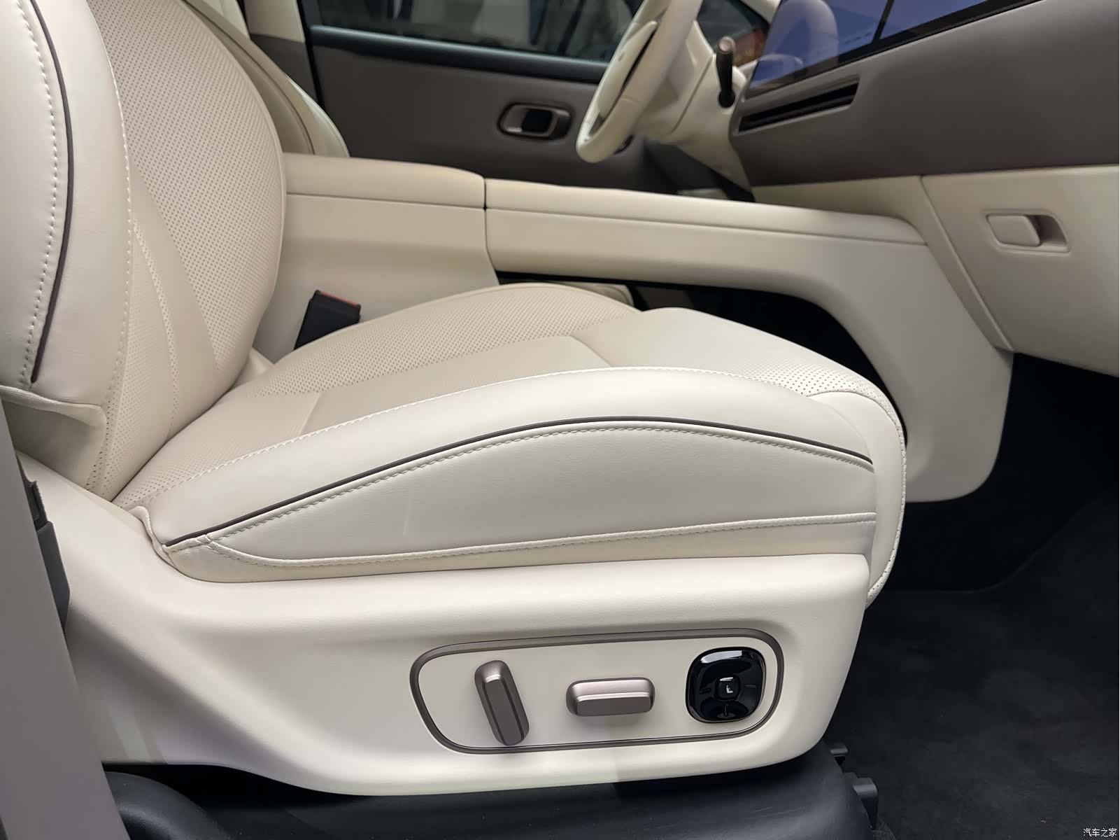 Li Auto i8, 2025 17