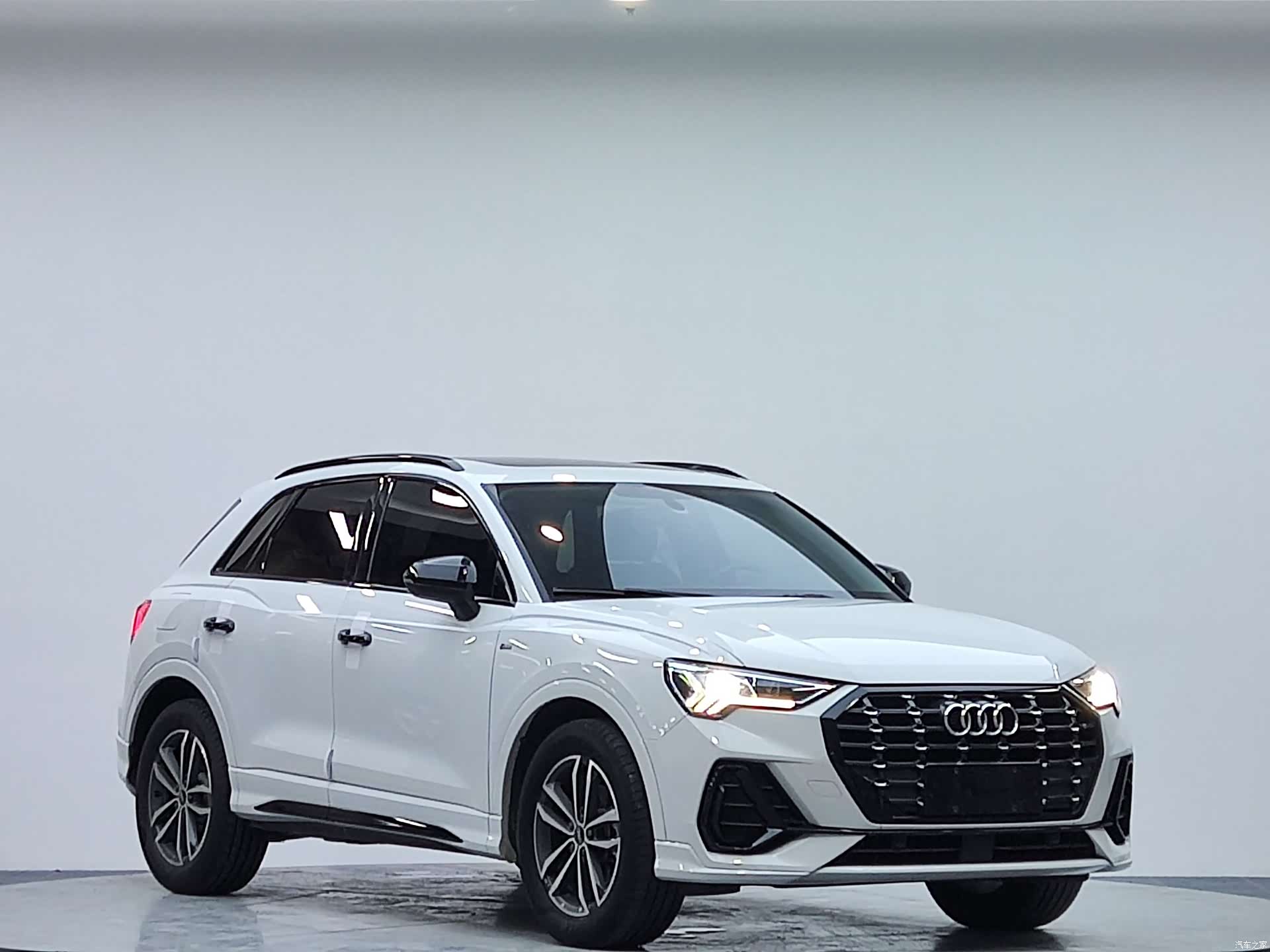 Audi Q3, 2021 4