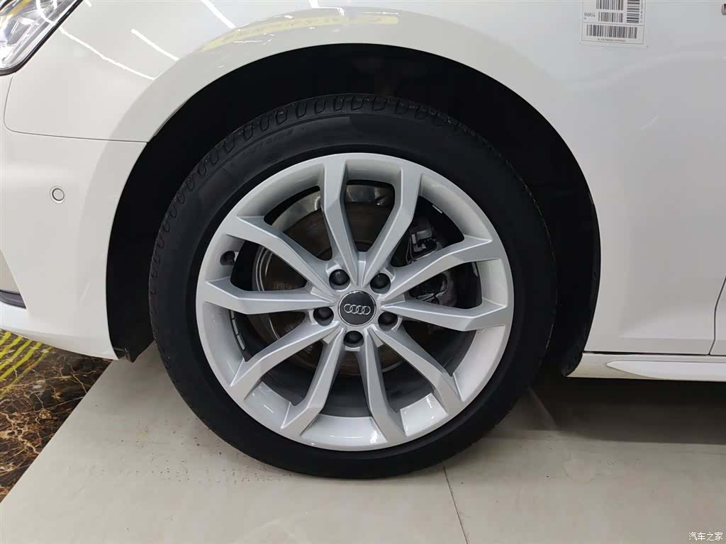 Audi A4L, 2019 25