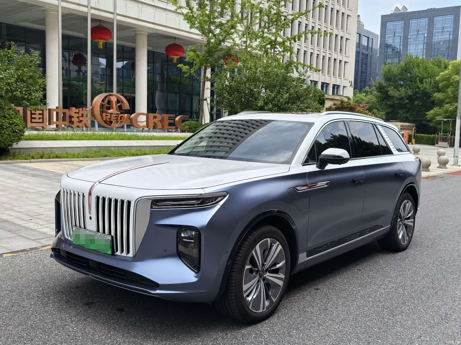 Hongqi E-HS9, 2023 1