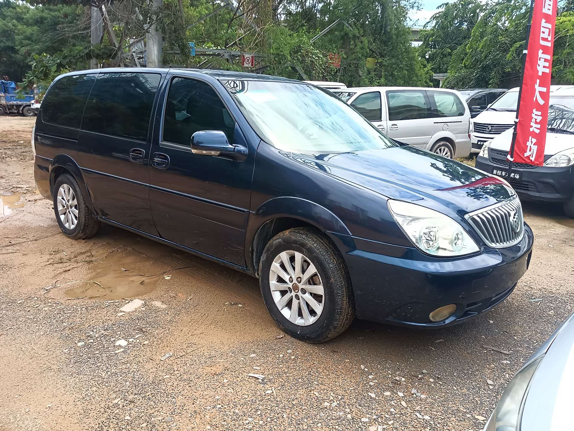 Buick GL8, 2012 2