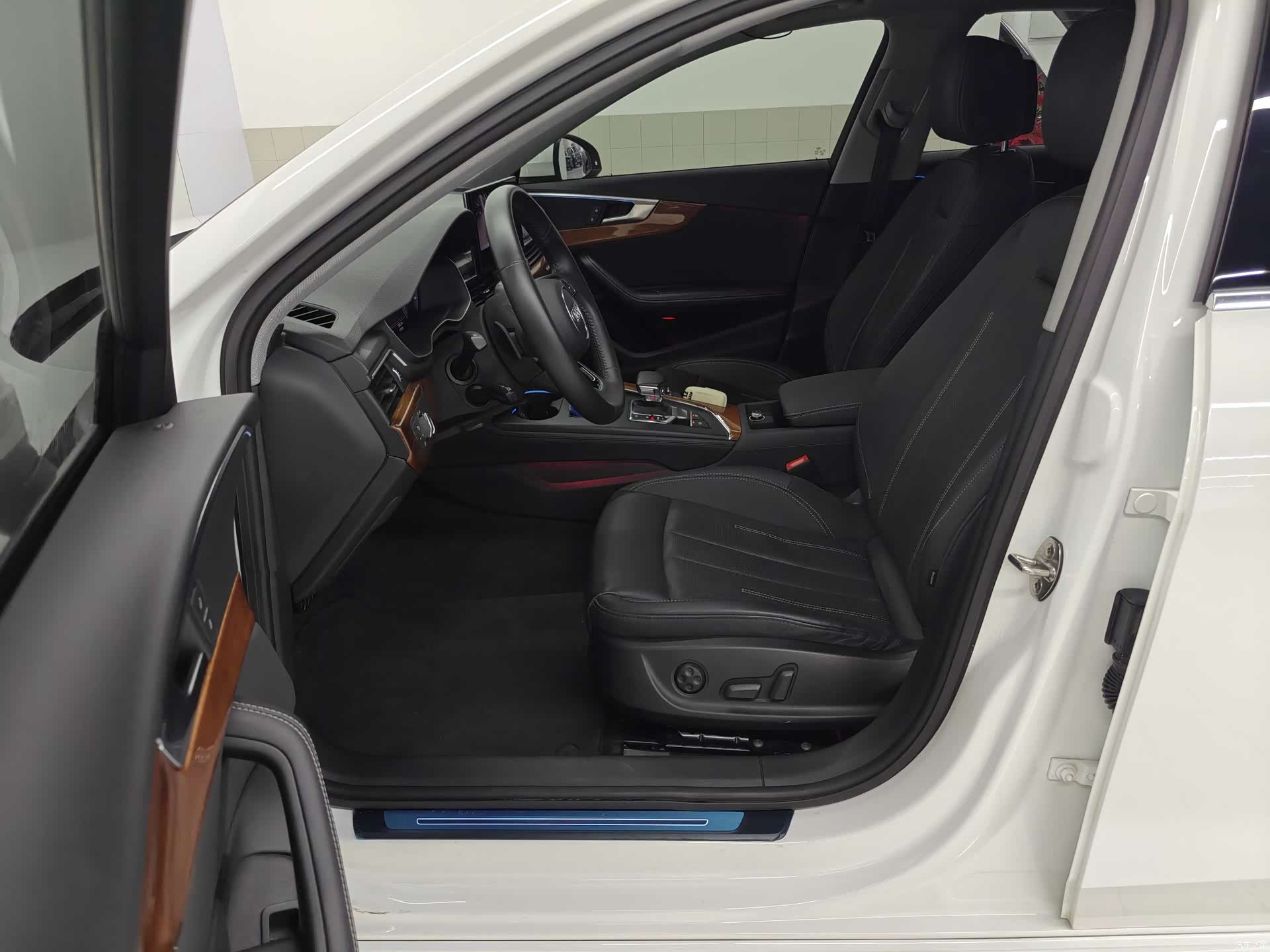 Audi A4L, 2020 11