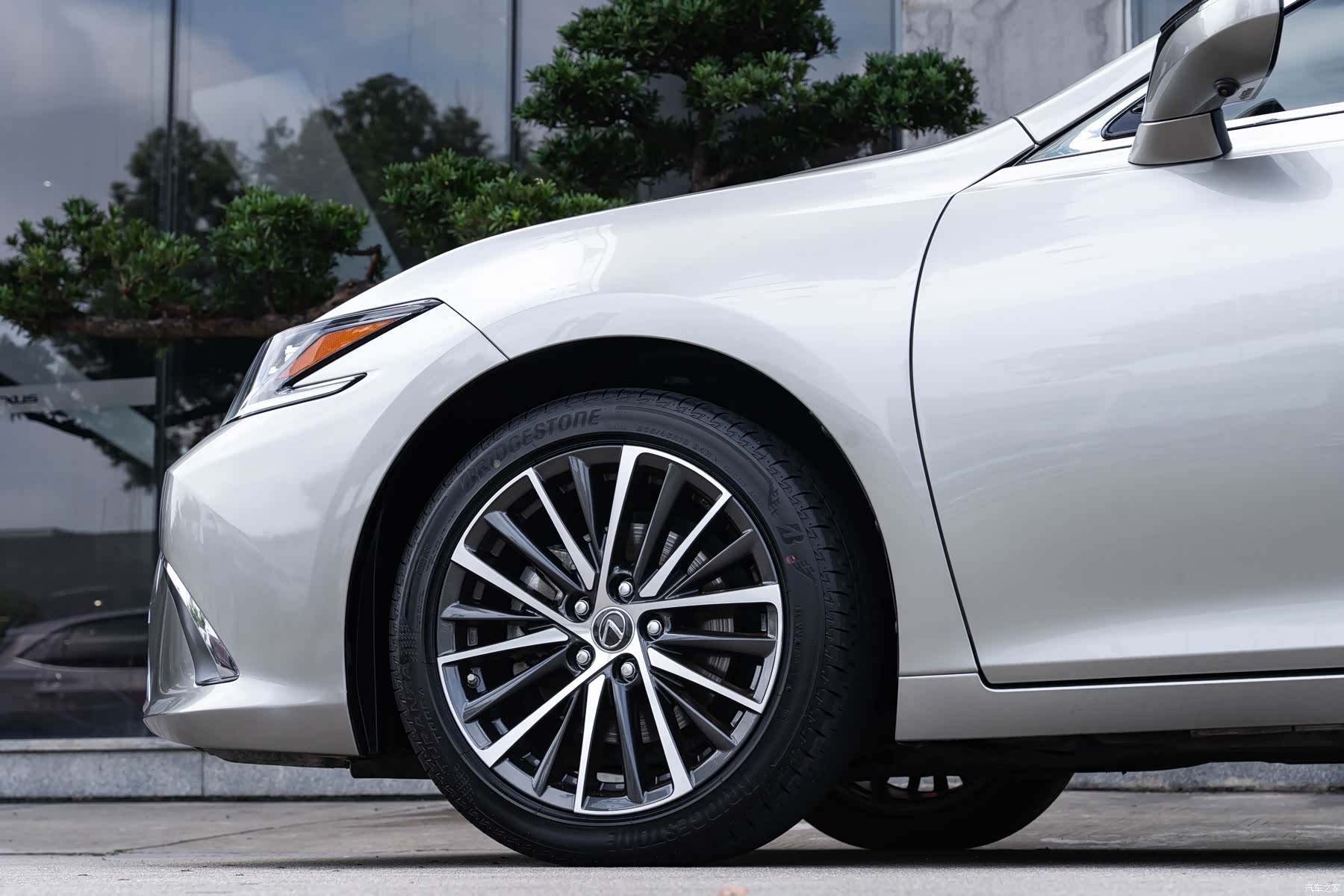 Lexus ES, 2023 8