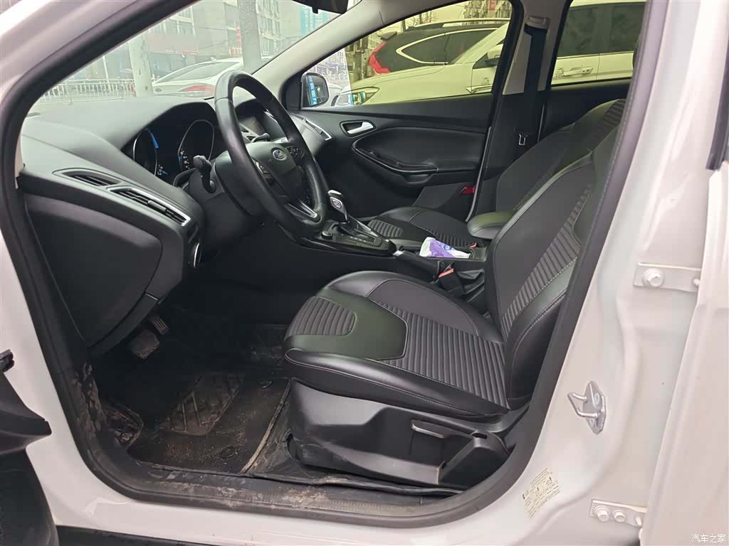 Ford Focus, 2018 11