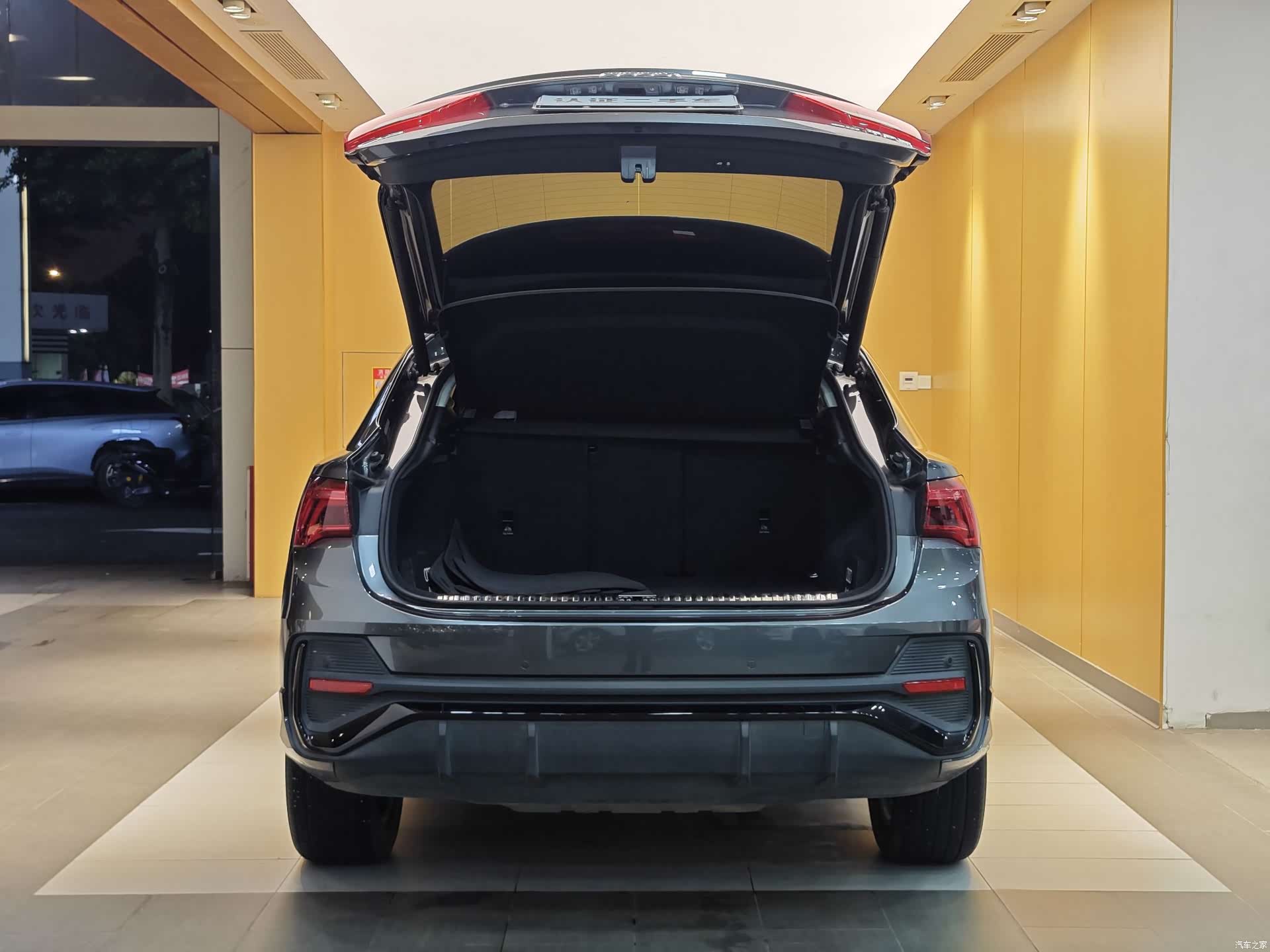Audi Q3, 2021 28
