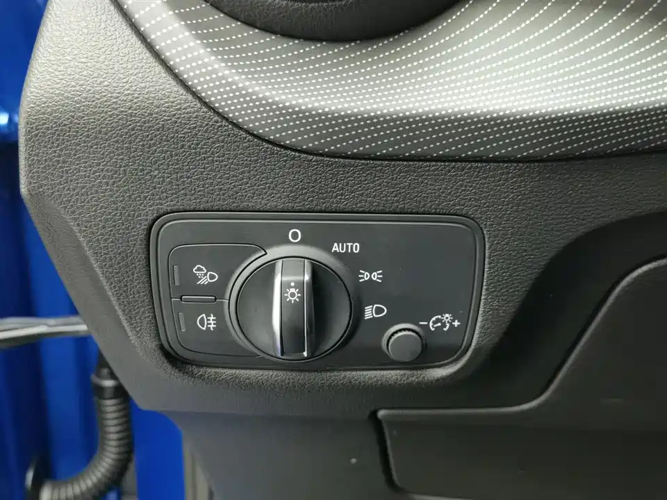 Audi Q2L Audi Q2L