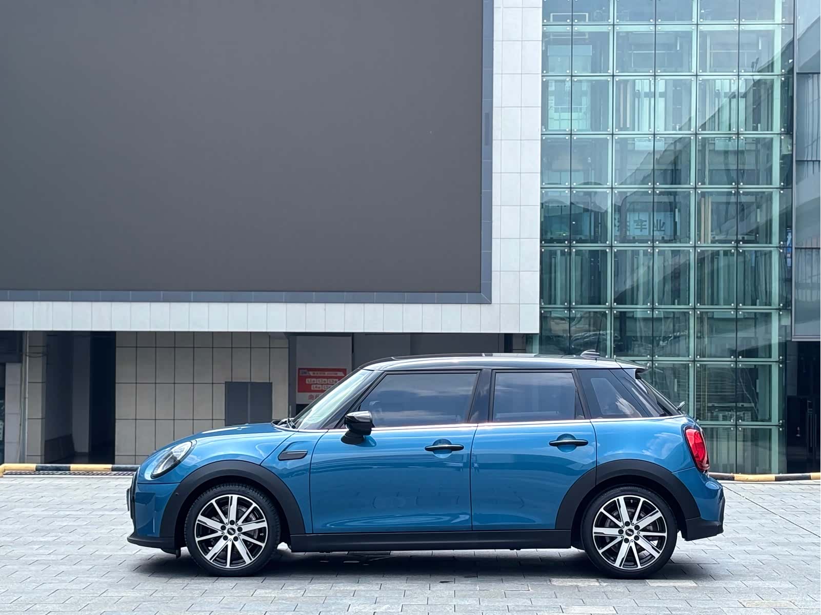 Mini Cooper, 2021 3