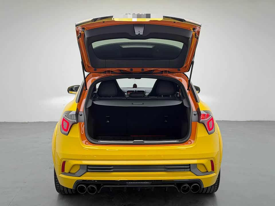 Lynk & Co 02 Hatchback