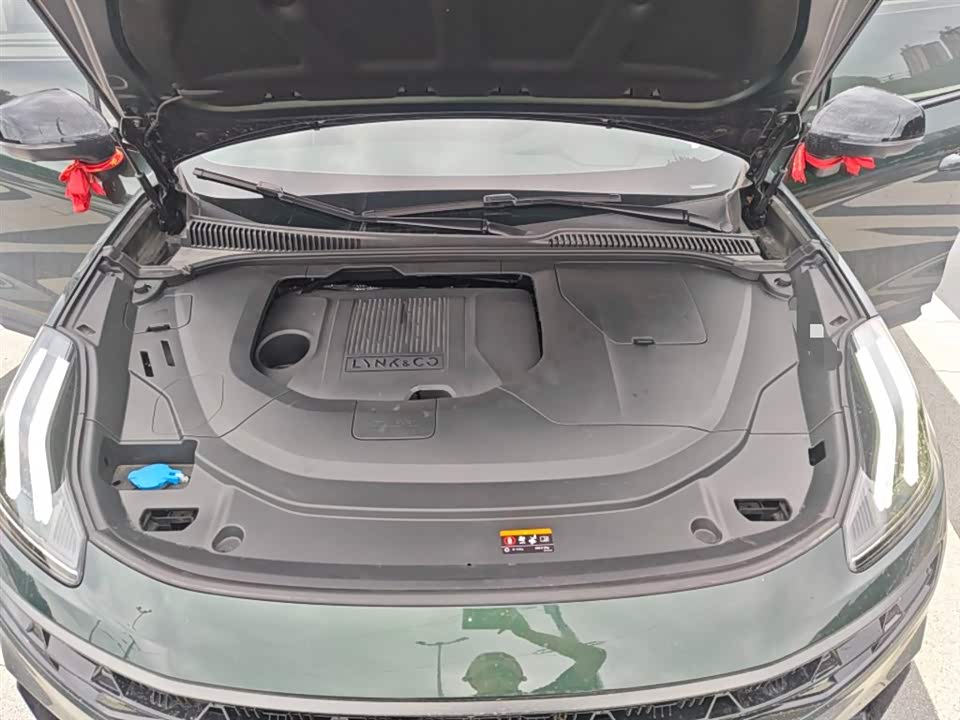 Lynk & Co 06