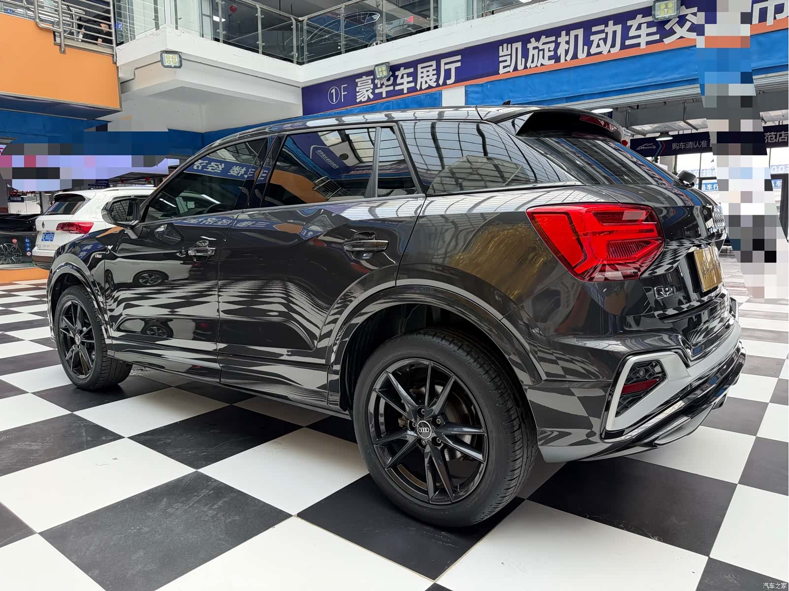 Audi Q2L, 2022 все фото