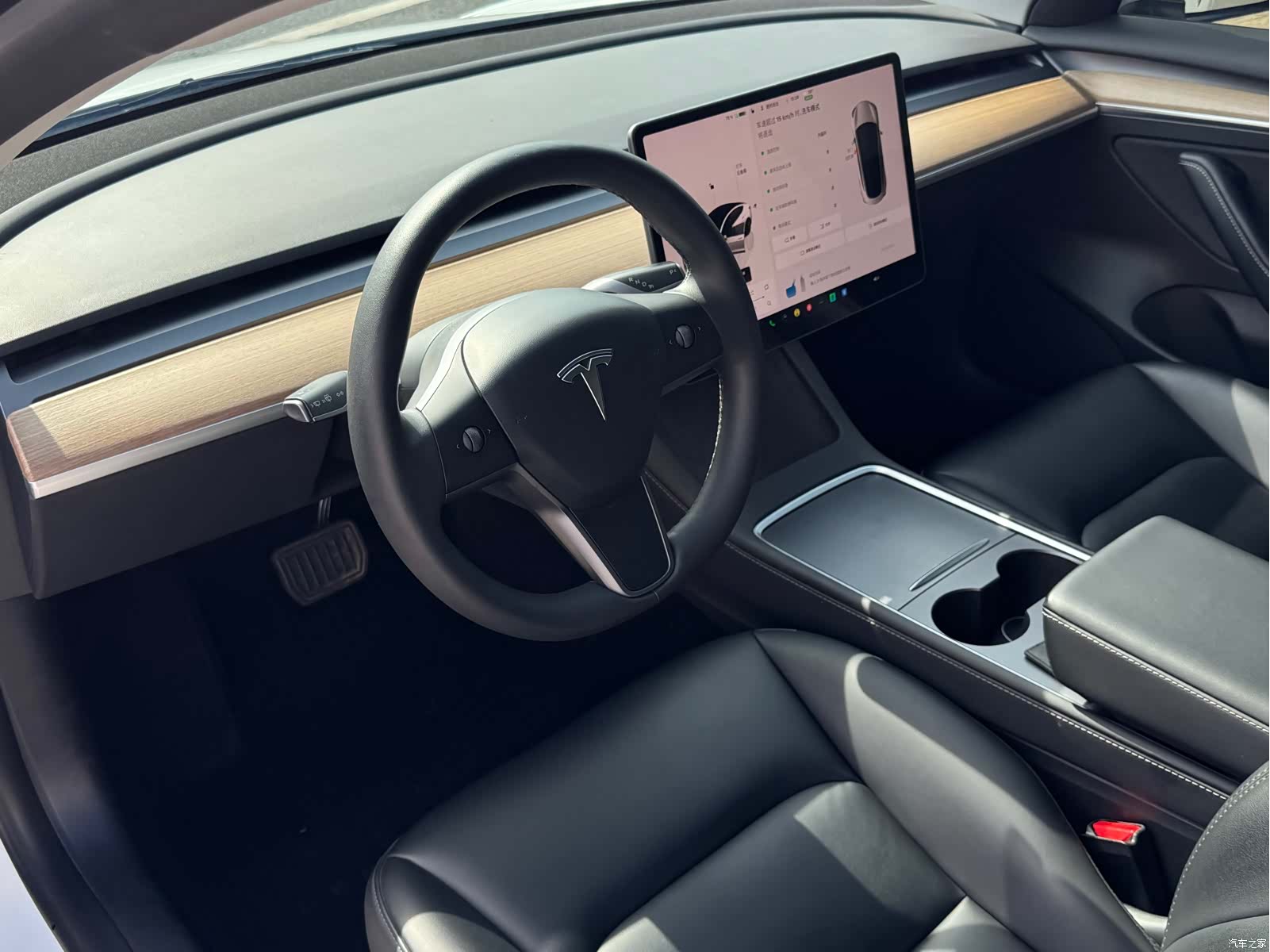 Tesla Model 3, 2023 4