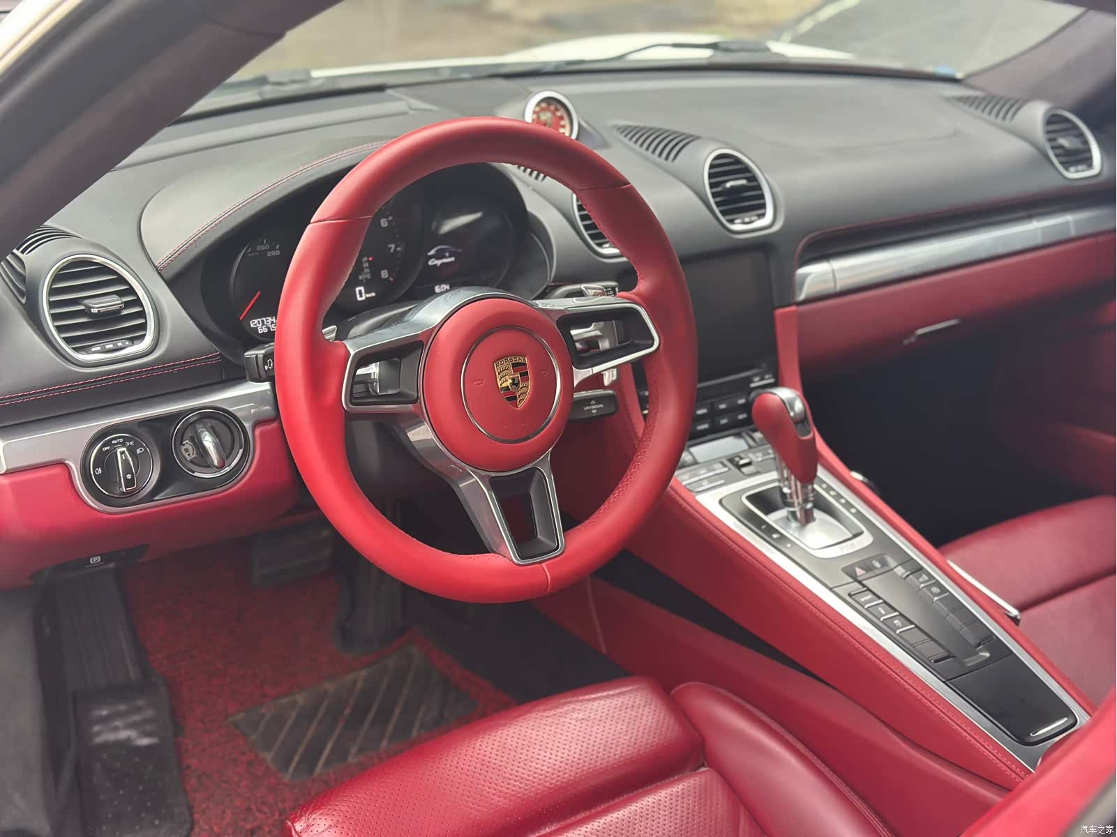 Porsche Cayman, 2017 4