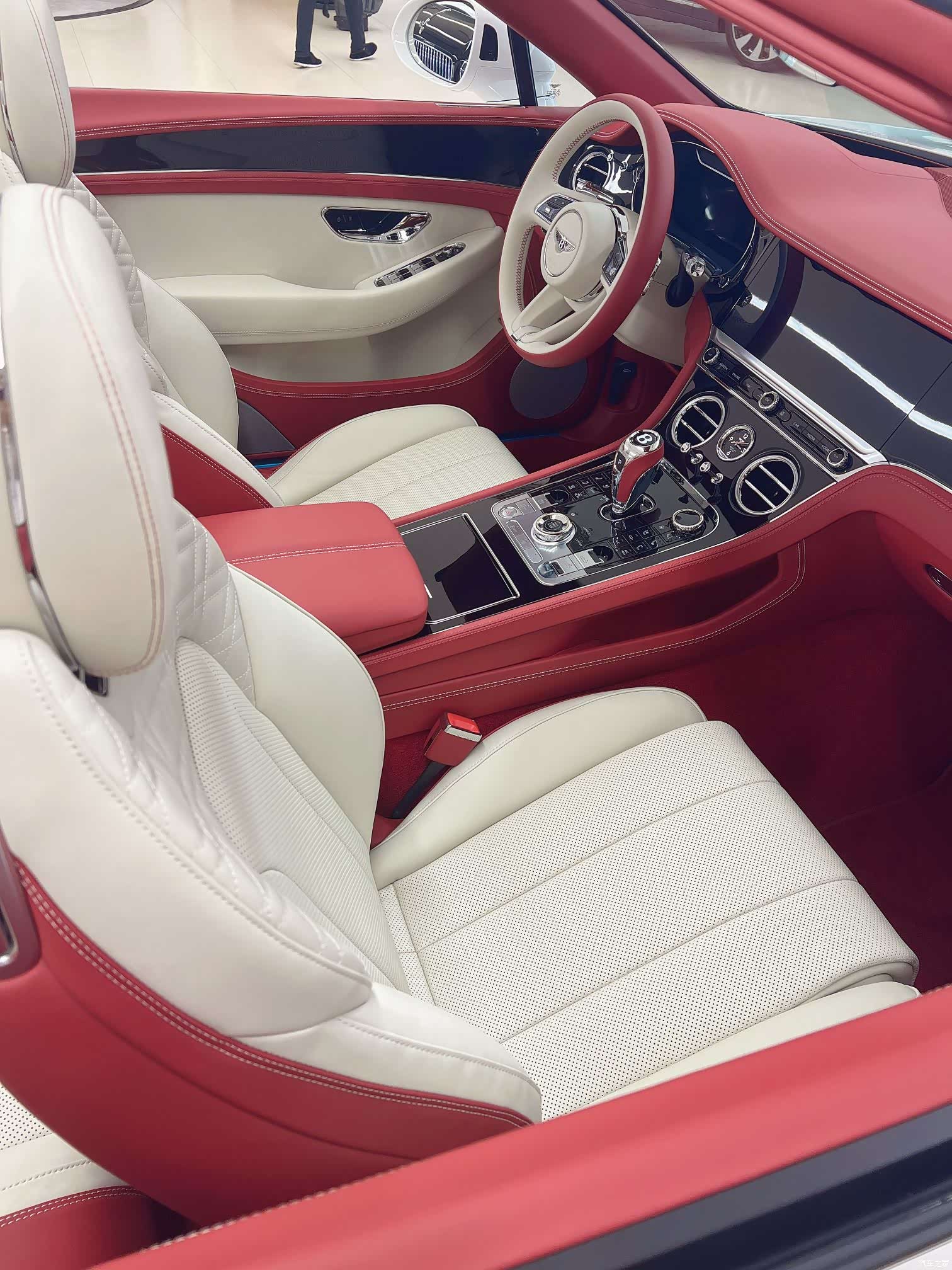 Bentley Continental GT, 2025 11