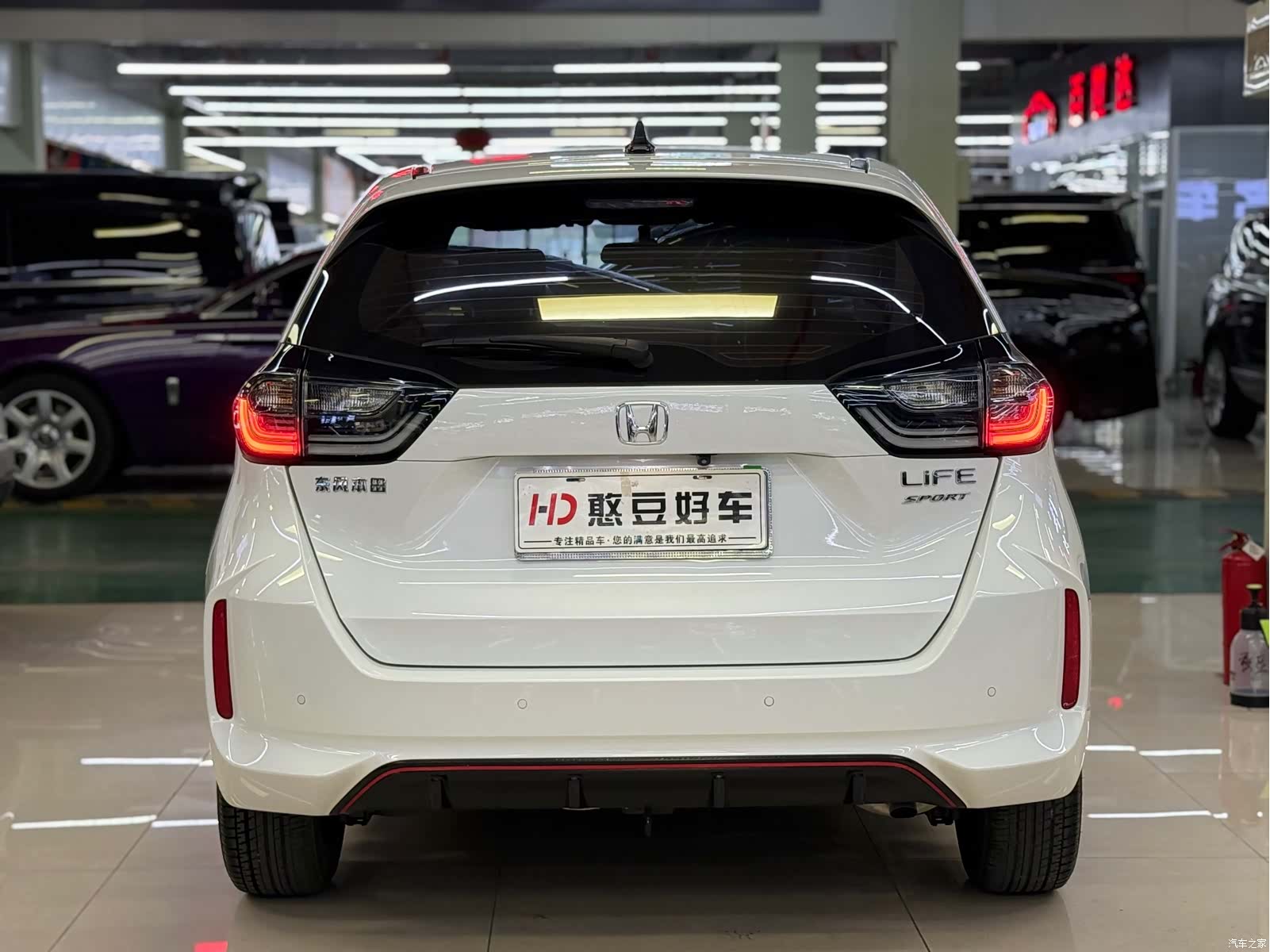 Honda Life, 2022 все фото