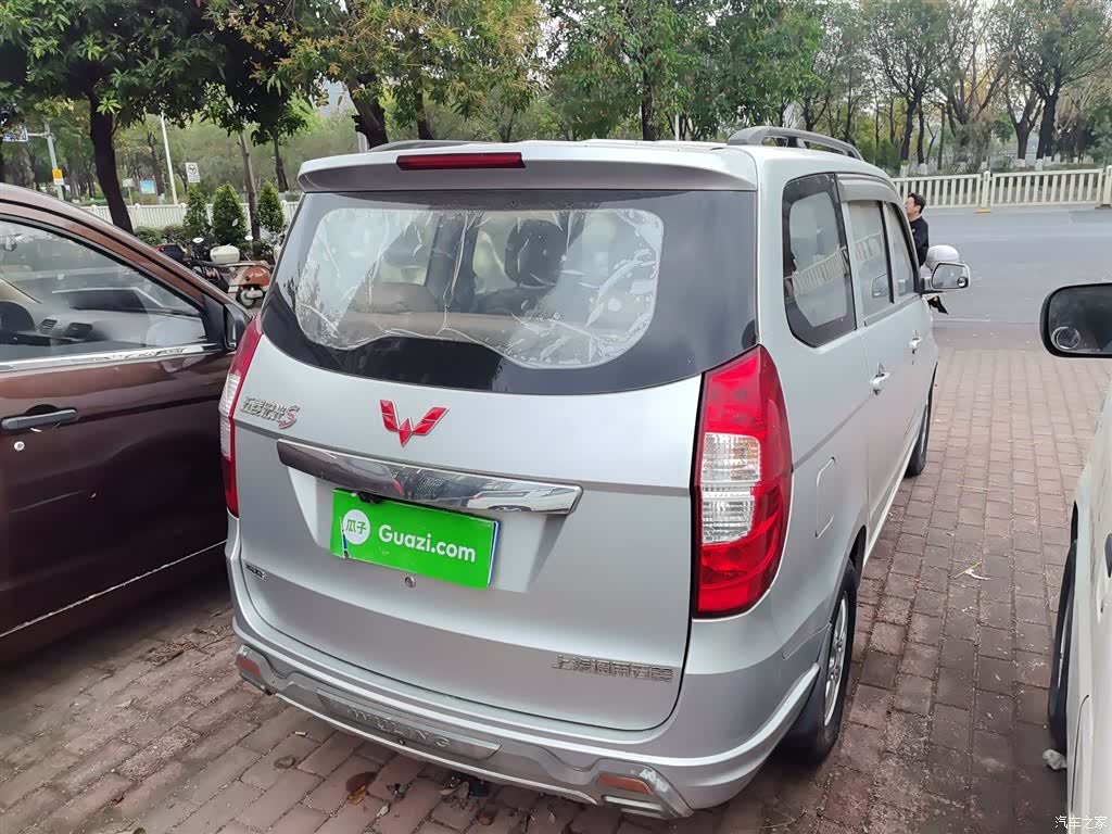 Wuling Hongguang, 2015 все фото