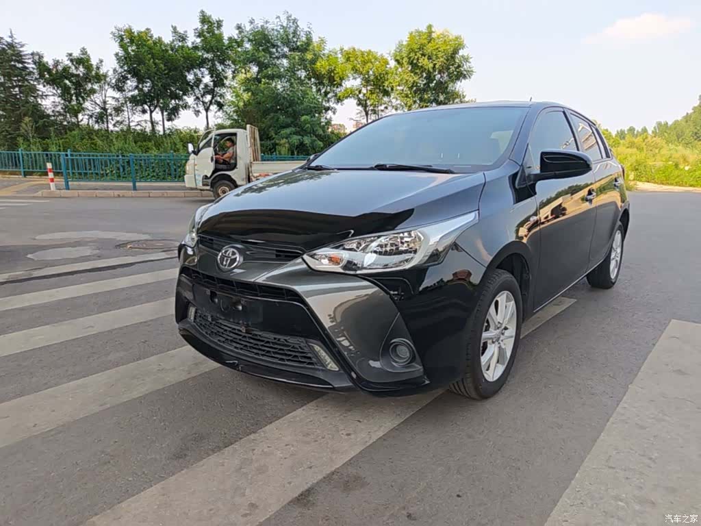 Toyota YARiS L